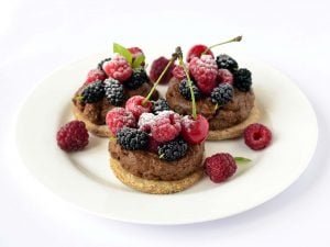 Tartelettes de mousse au chocolat et cerises