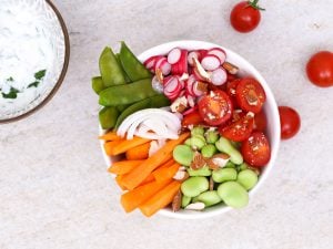 Buddha-bowl de printemps croquant