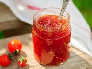 Confiture de tomates et fraises