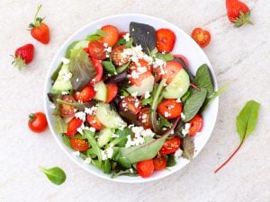 Salade de printemps aux fraises