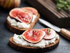 Tartines aux figues et au chèvre