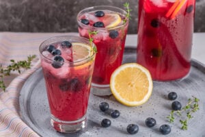 Thé glacé aux myrtilles et citron