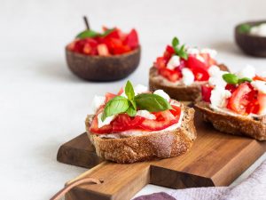Canapés à la tomate