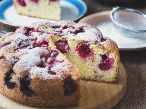 Gâteau moelleux aux cerises