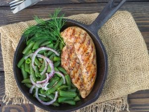 Haricots verts et poulet caramélisé