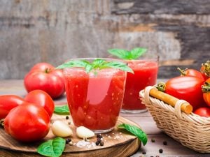 Jus de tomate au basilic