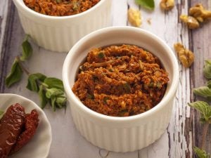 Pesto rosso aux noix et basilic