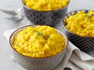 Risotto aux légumes parfumé au curcuma
