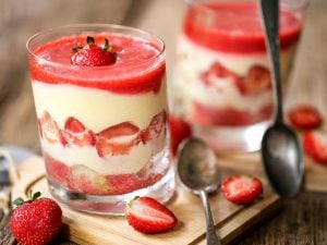 Verrine au coulis fraise et framboise