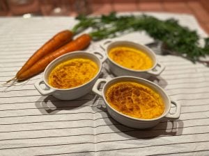 Soufflé de carottes fanes au curcuma