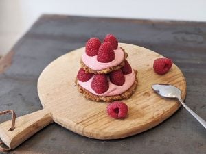 Tartelette sans cuisson spéculoos et crème de framboises