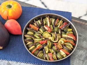 Tian provençal aux courgettes, tomates, aubergines et oignons