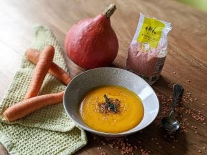 Velouté de lentilles corail, carottes et potimarron