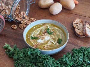Soupe de chou kale, carottes et pommes de terre