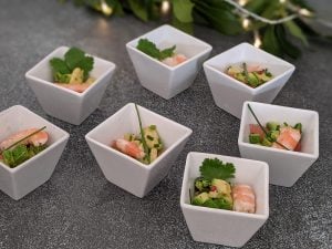 Verrines aux crevettes, pamplemousse, avocat et citron vert