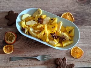 Salade à l’ananas, aux pommes et aux épices