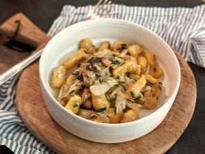 Gnocchi à la courge butternut, sauce aux légumes