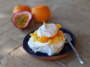 Mini pavlovas aux agrumes et fruit de la passion