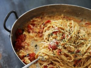 Pâtes à la feta et aux tomates cerises