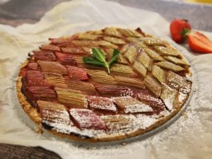 Tarte à la rhubarbe et aux fraises