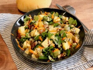 Salade de mâche, carotte, hareng et pommes de terre