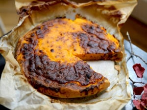 Tarte au potimarron, lardons et oignons confits