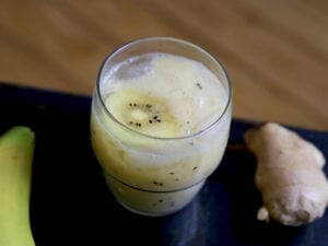Smoothie vitaminé au kiwi jaune, banane & gingembre