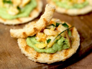 Bouchées à l’avocat et crevettes épicées